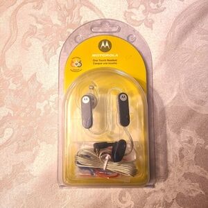 *3 for $30* Motorola One Touch Headset 🎧 Wired Headphones